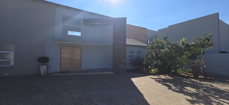 4 Bedroom Property for Sale in Minerva Gardens Northern Cape